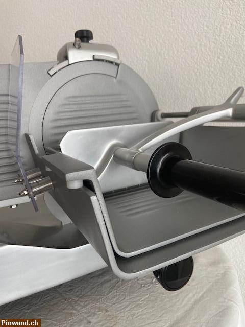Bild 2: Aufschnittmaschine VM 300 Piatto Carne CE zu verkaufen
