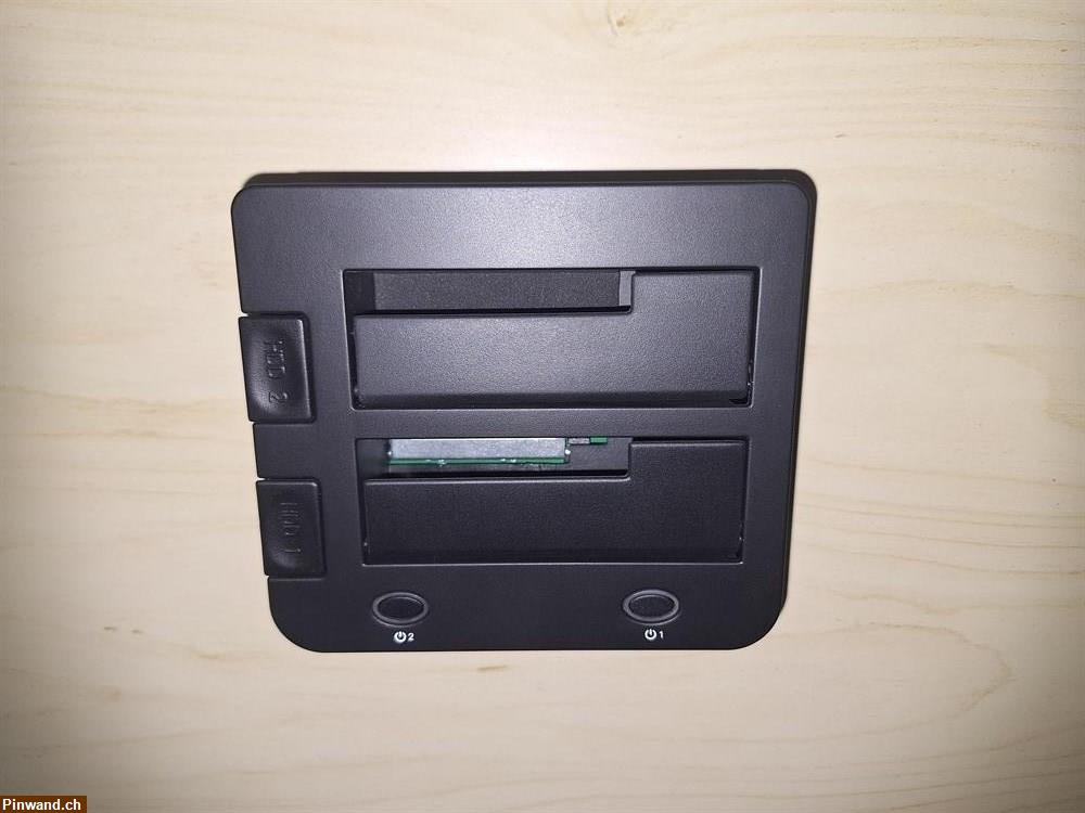 Bild 7: Dual-Bay USB 3.0 Dockingstation für SATA und IDE Festplatten