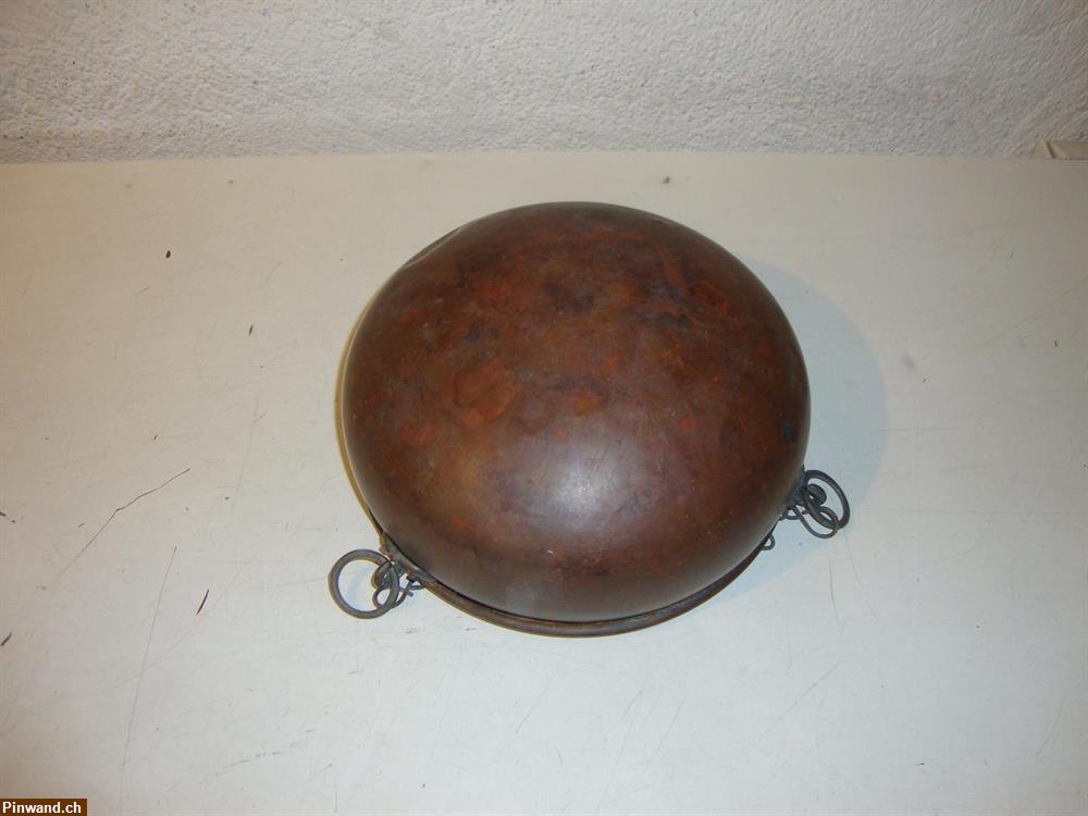 Bild 3: Kupferschale mit Kette