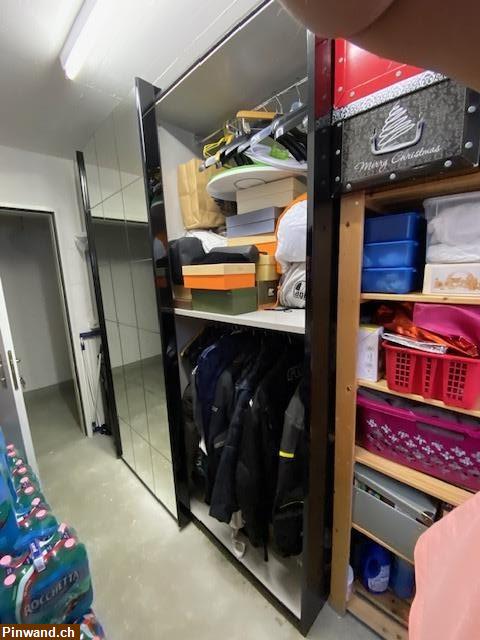 Bild 3: Spiegelschrank mit Schiebetüren, schwarz zu verkaufen
