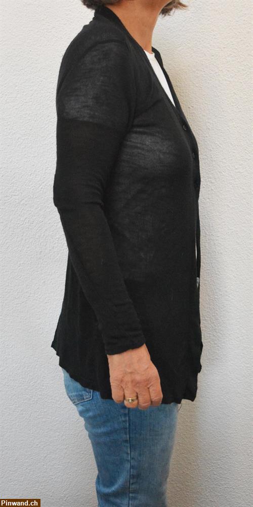 Bild 2: Sehr leichte, dünne, schwarze Jacke mit 3 Knöpfen