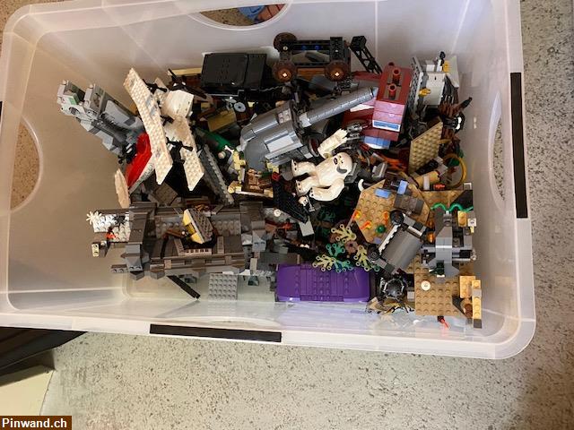 Bild 4: Gratis div. Spielzeug: Carrera- und Märklin-Bahn, Legos