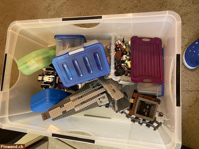 Bild 5: Gratis div. Spielzeug: Carrera- und Märklin-Bahn, Legos