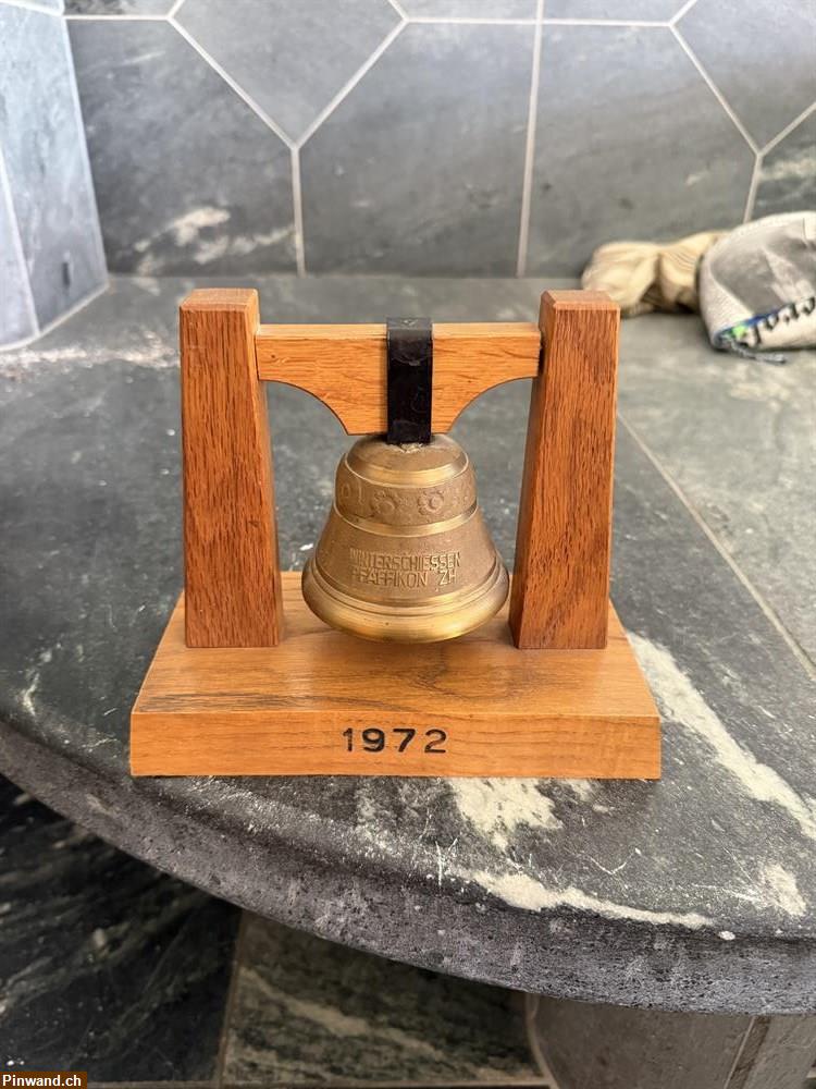 Bild 1: Antike Glocke zu verkaufen