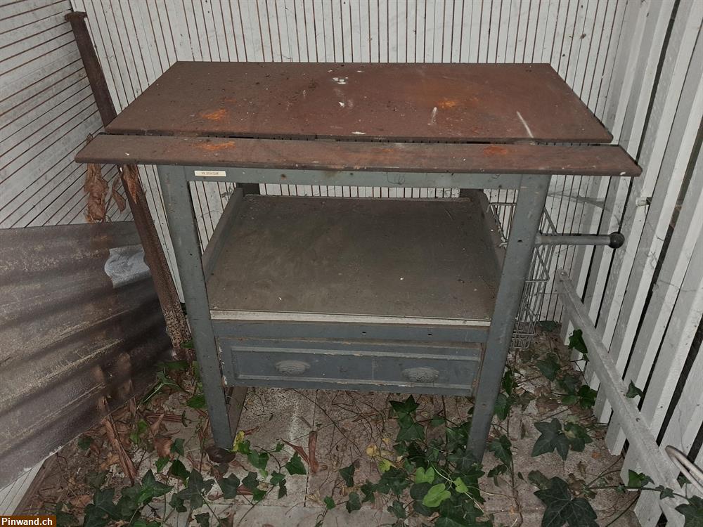 Bild 1: Gratis Schweisstisch / Stahl-Werkbank
