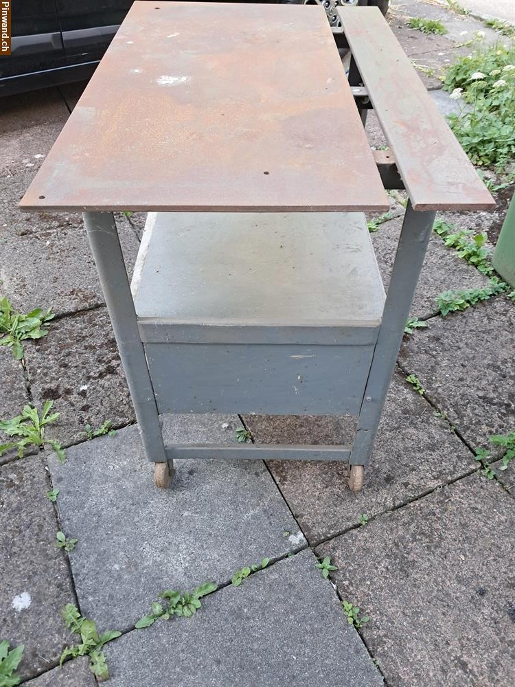 Bild 2: Gratis Schweisstisch / Stahl-Werkbank