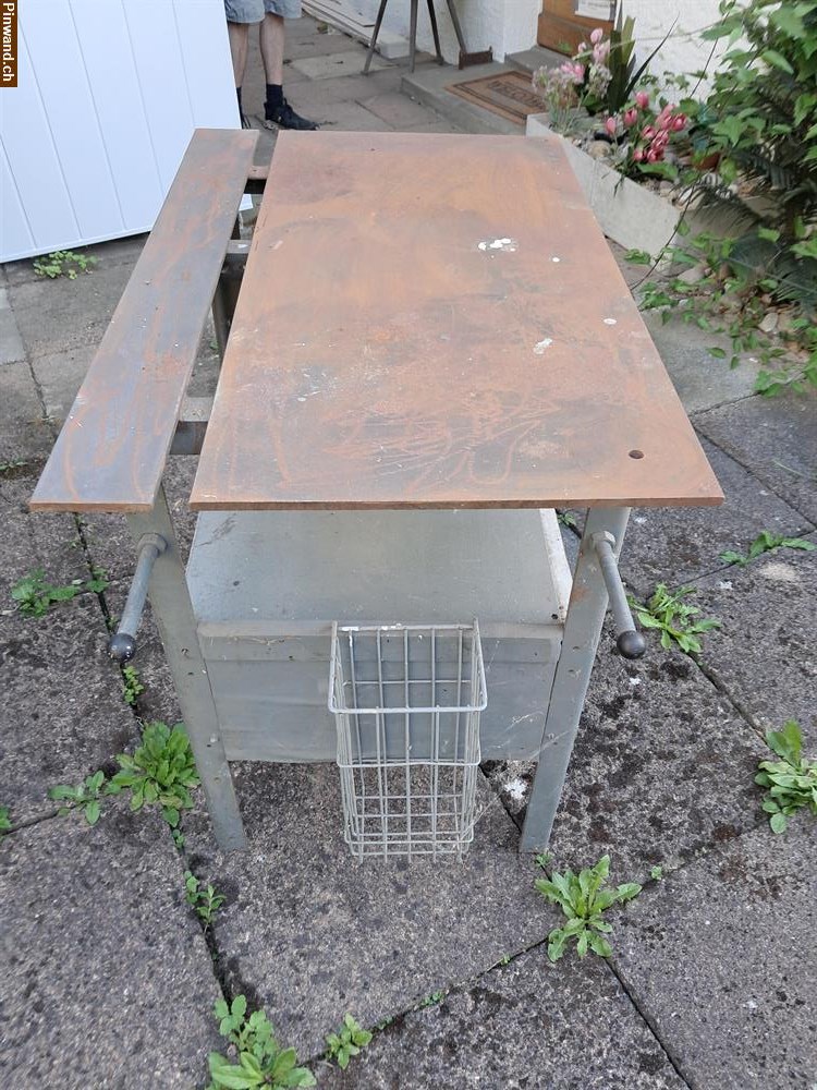 Bild 3: Gratis Schweisstisch / Stahl-Werkbank