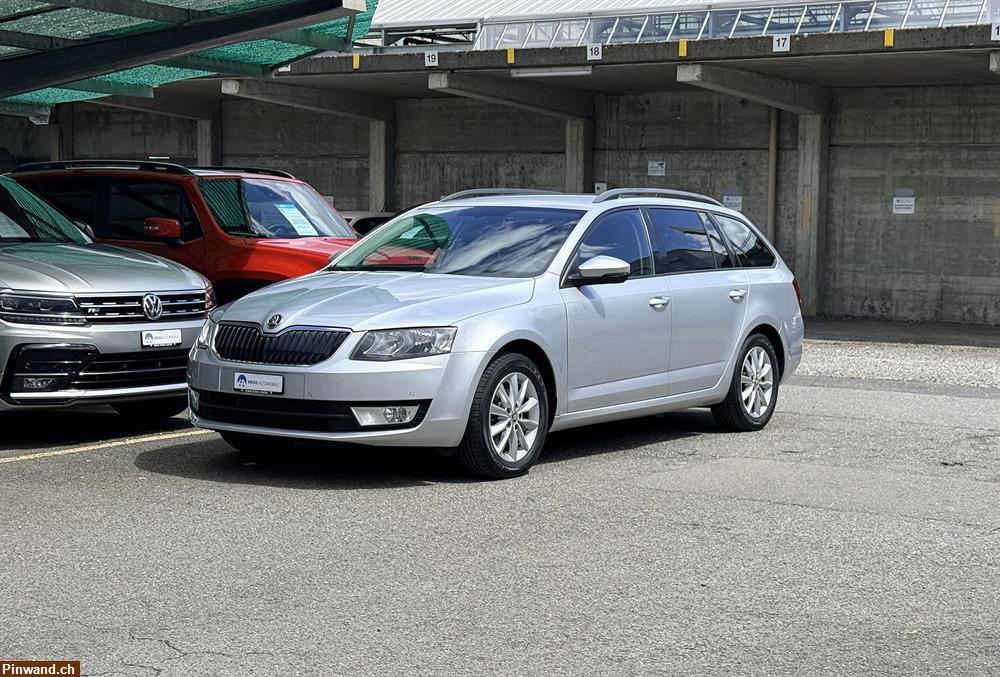 Bild 1: SKODA Octavia Combi 2.0 TDI Ambition 4x4 DSG AHK