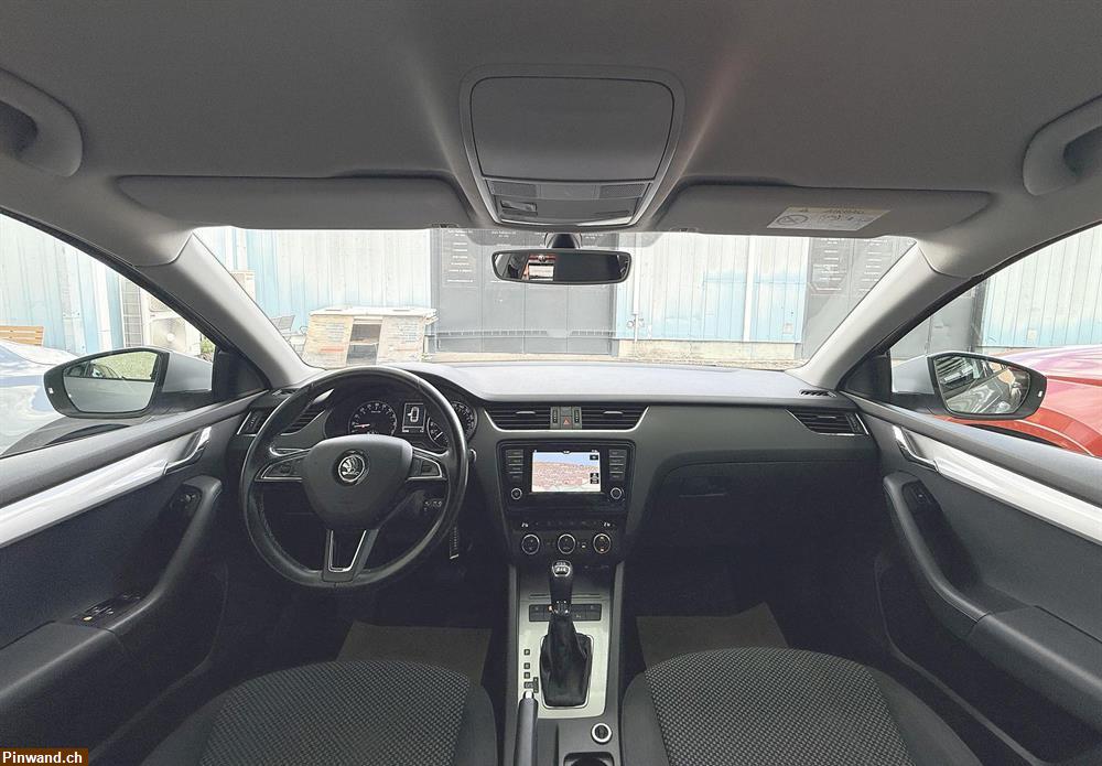 Bild 6: SKODA Octavia Combi 2.0 TDI Ambition 4x4 DSG AHK