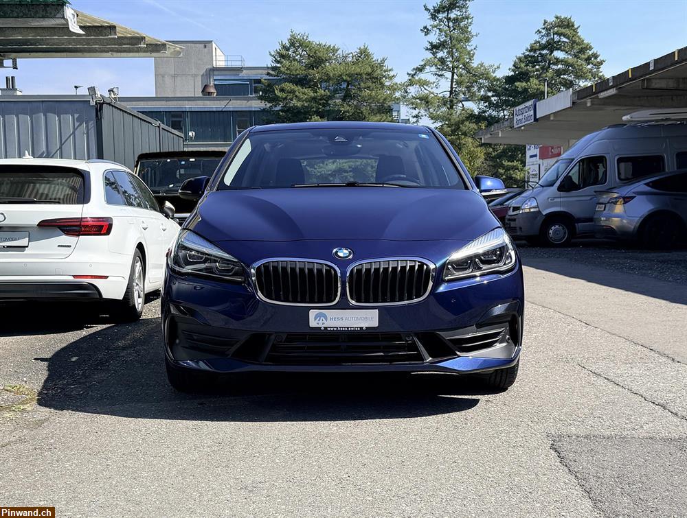 Bild 2: BMW 220i Active Tourer DKG-Automat Sport Line