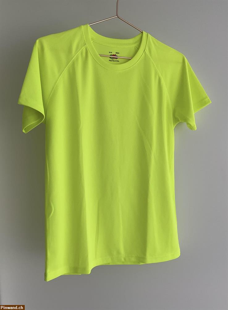 Bild 1: T- Shirt Gr. 152 zu verkaufen