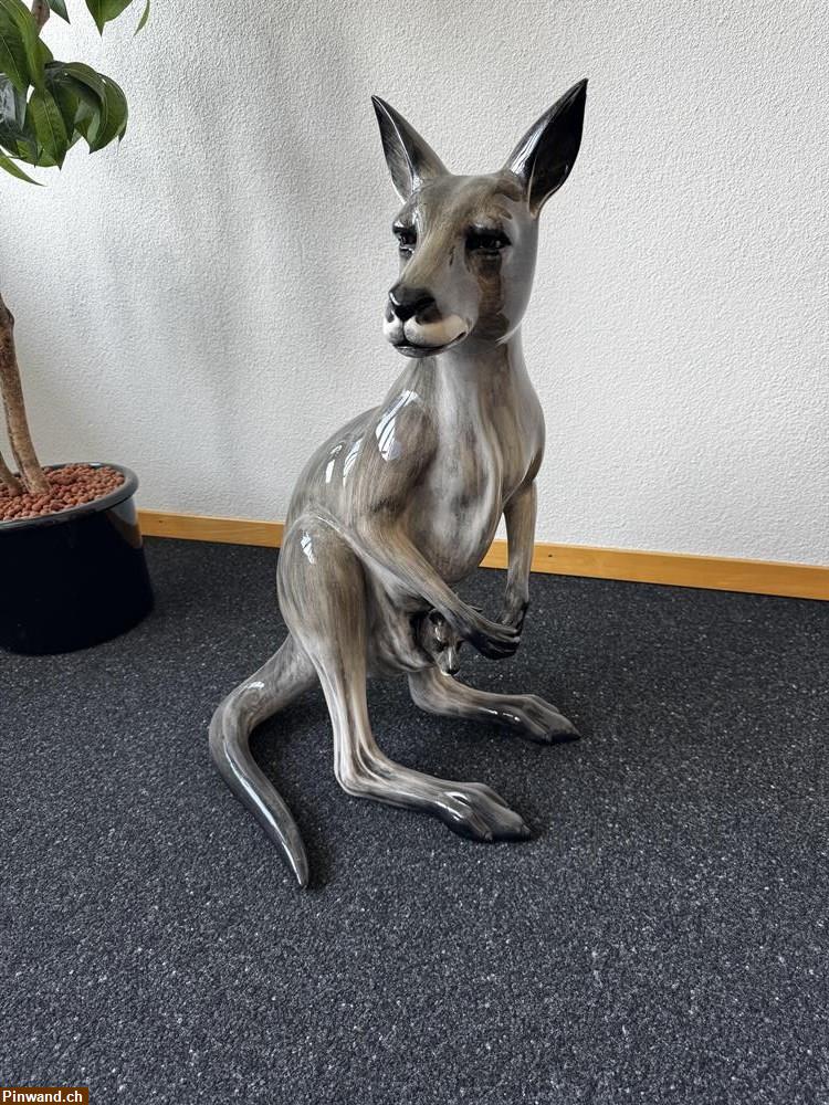 Bild 1: 2 Porzellan Tiere Doge und Känguruh zu verkaufen