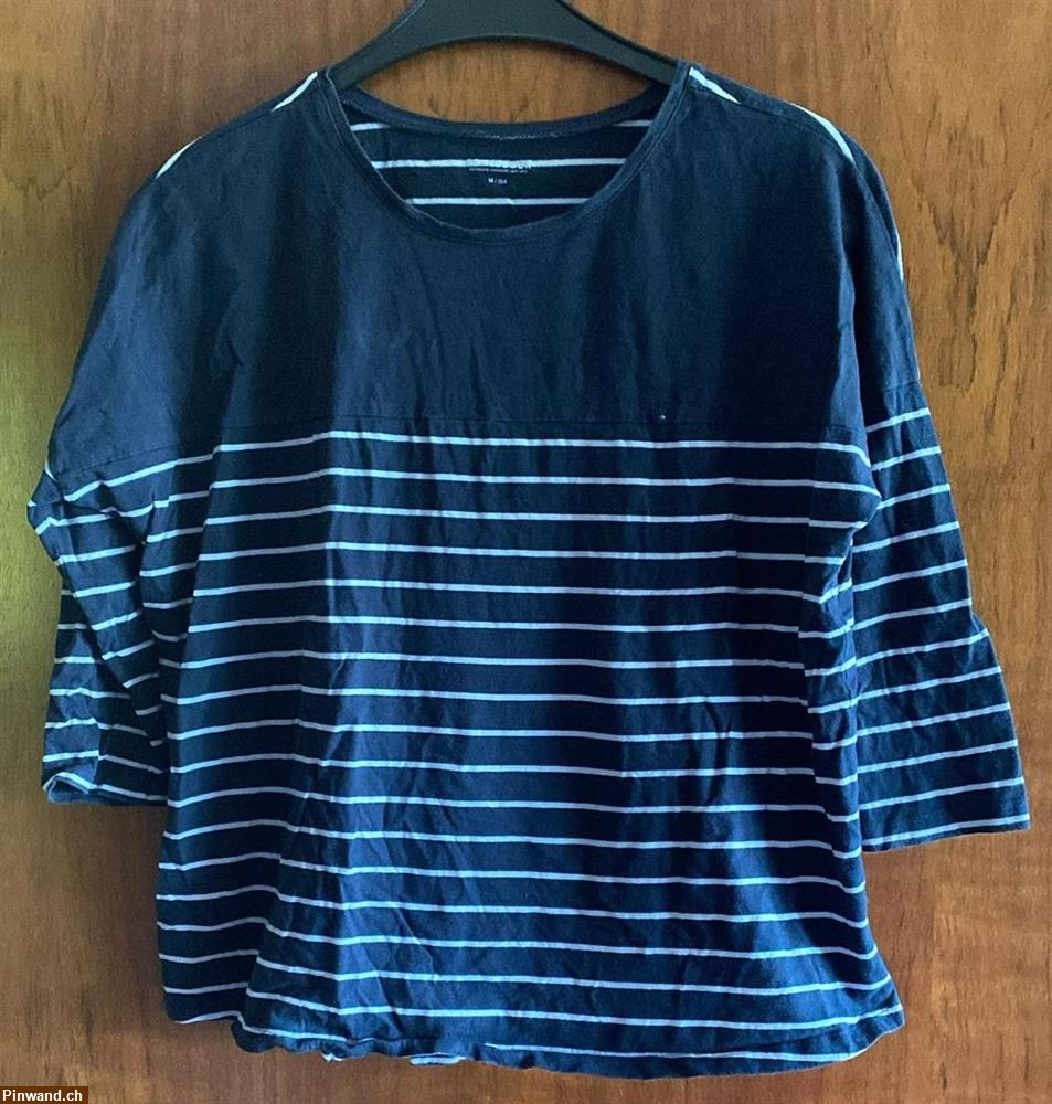 Bild 1: Gr. 164 blau gestreiftes Pyjamaoberteil