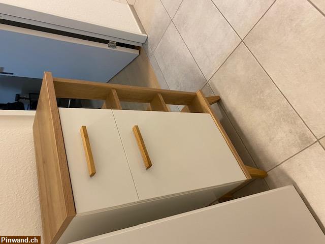 Bild 1: Badkommode mit Schublade und Seitenregal zu verkaufen