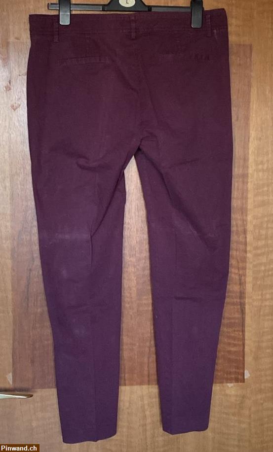Bild 2: Gr. 44 auberginenfarbene Jeans von Milano