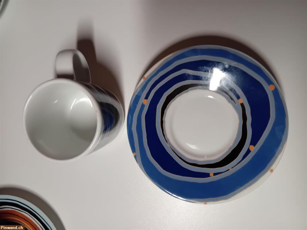 Bild 9: Verschiedene Kaffeetassen mit Untersatz abzugeben