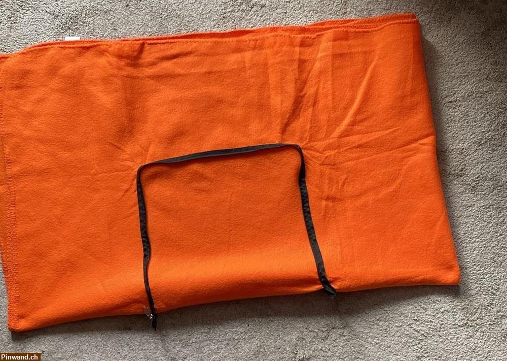 Bild 2: 2-in-1 Kissen oder Kuscheldecke zu verkaufen