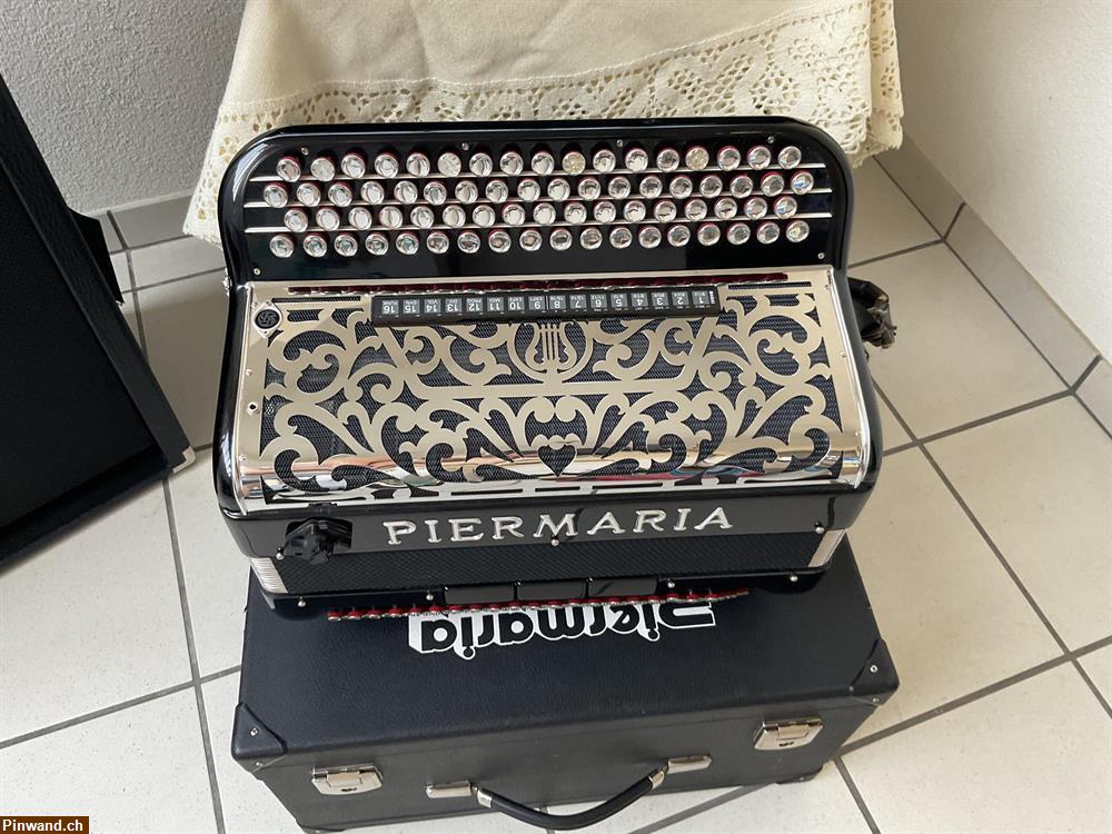 Bild 2: Piermaria MIDI-Akkordeon 120 Bässe | Merki MIDI | Ketron XD3