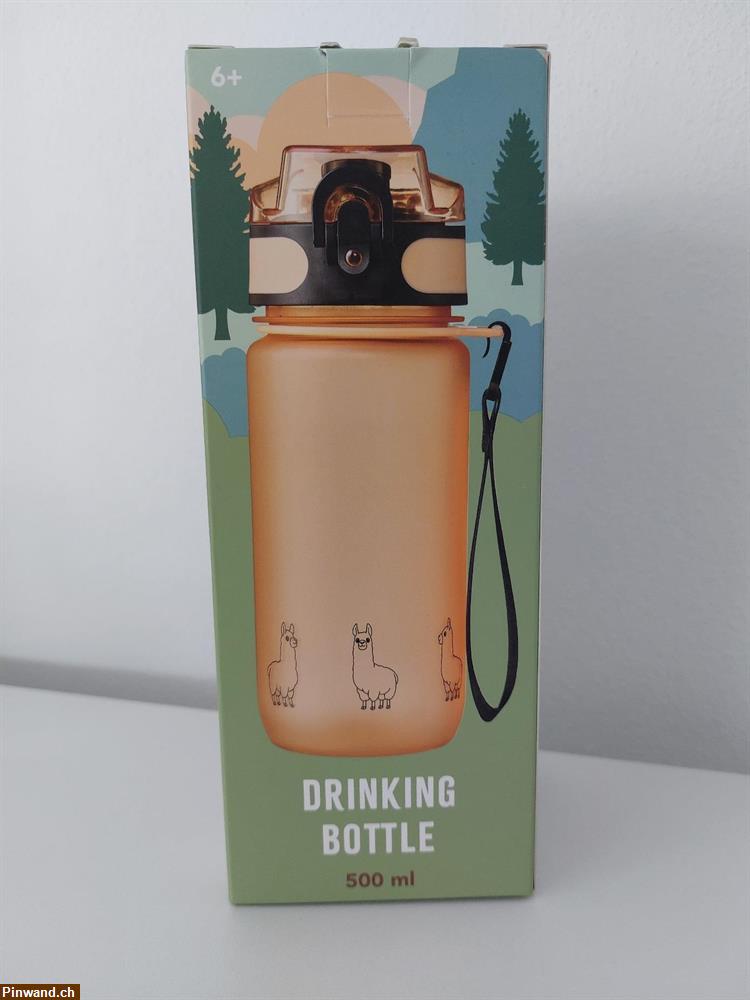 Bild 1: Trinkflasche mit Lama-Prints Coop Grosser Sammelspass
