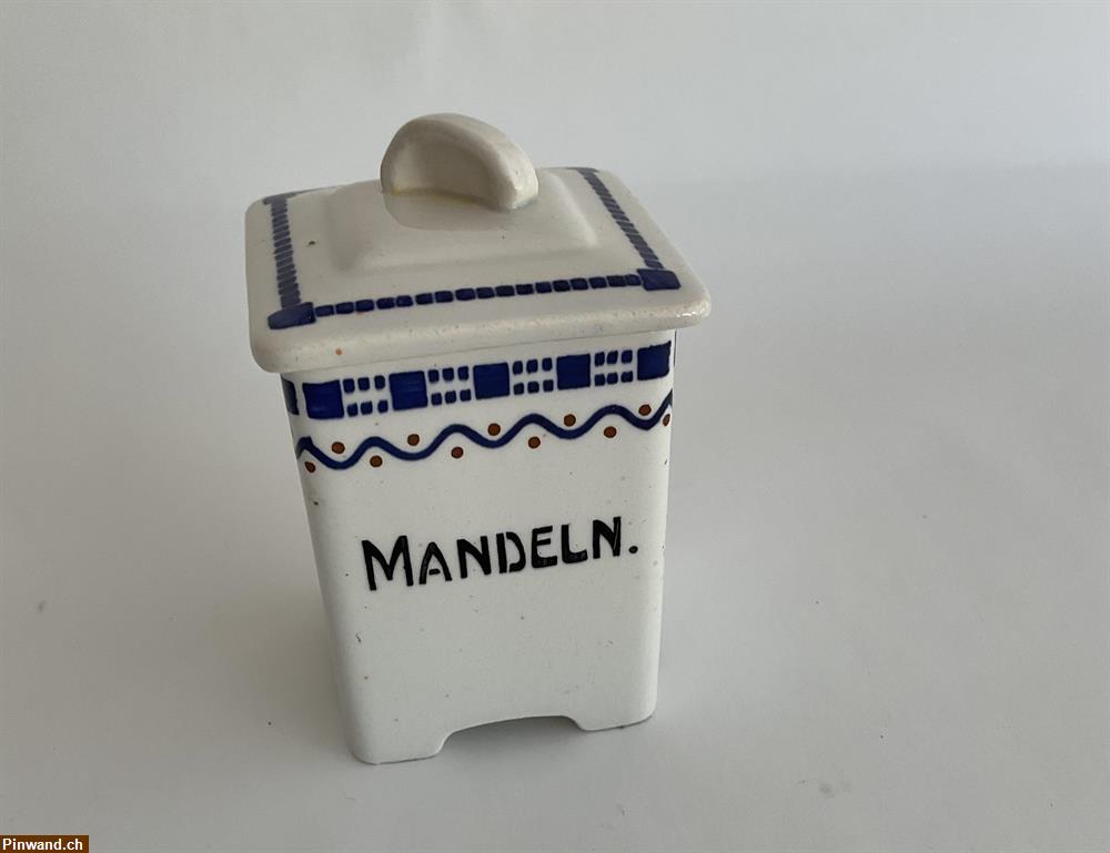 Bild 1: Porzellan Dose MANDELN zu verkaufen