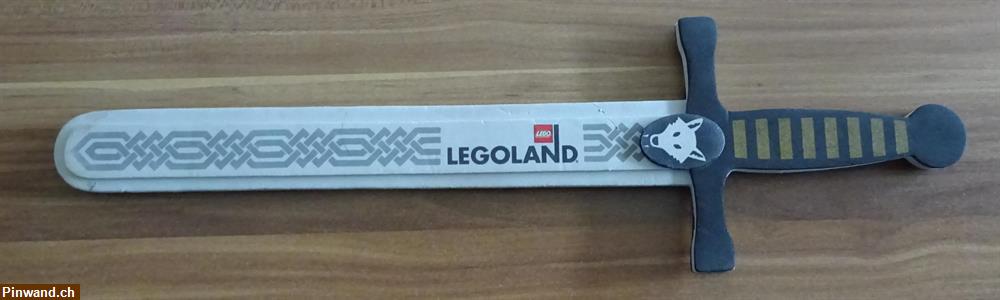 Bild 1: Schaumstoff-Schwert von Legoland