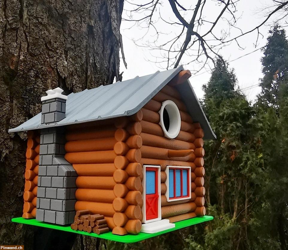 Bild 1: Vogelhaus Blockhaus – 3D-gedruckt aus der Schweiz