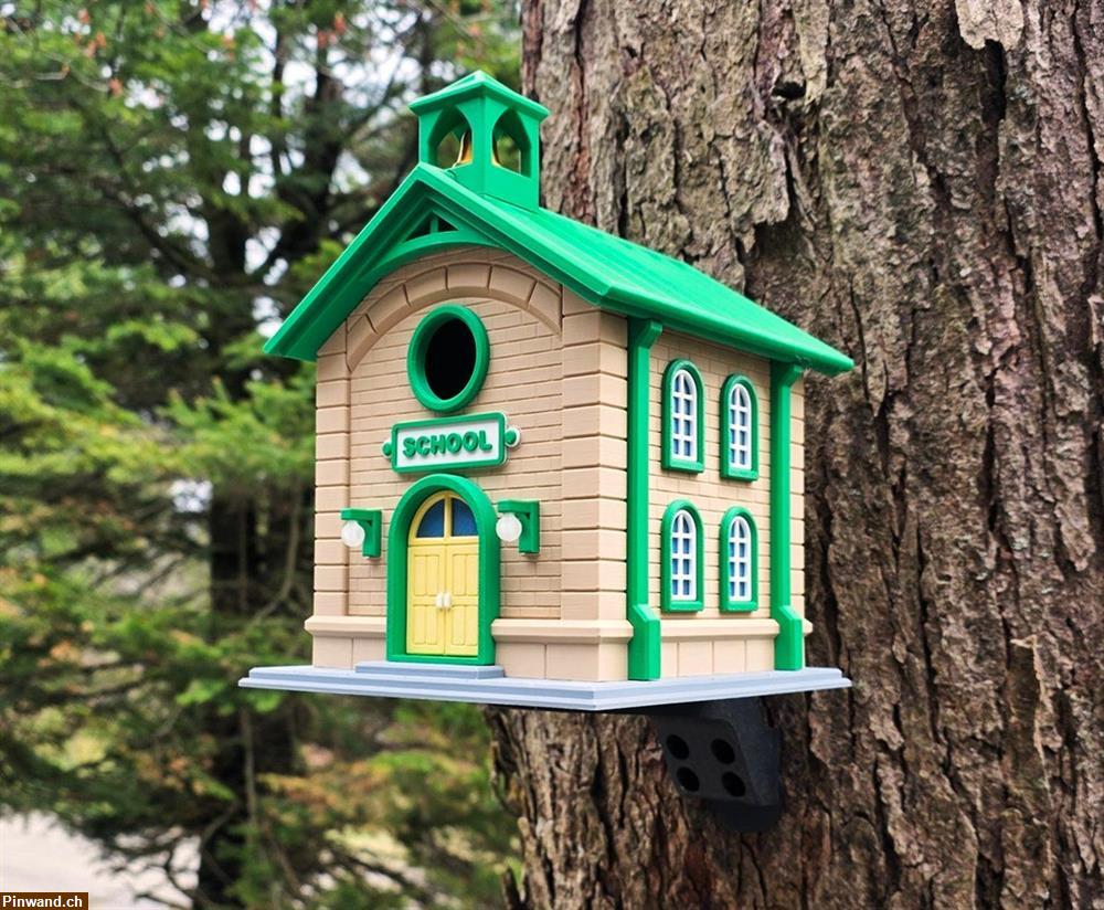 Bild 1: Vogelhaus Schulhaus – 3D-gedruckt aus der Schweiz
