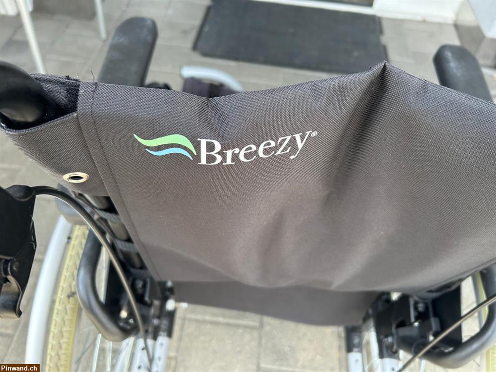 Bild 2: Neuwertiger Rollstuhl BREEZY zu verkaufen