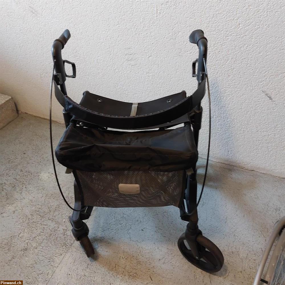 Bild 1: Rollator schwarz gebraucht zu verkaufen