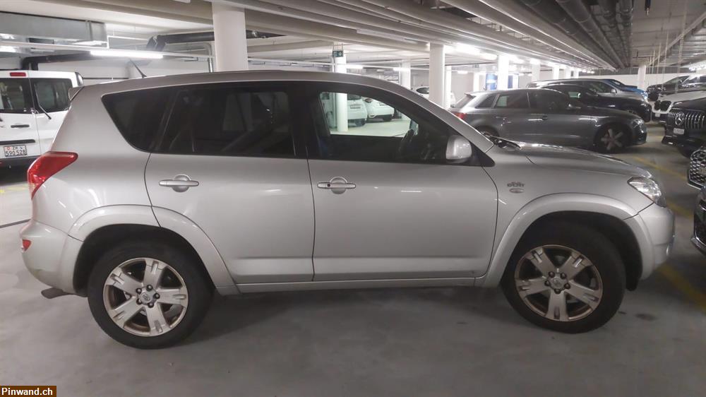 Bild 1: TOYOTA RAV4 2.2 für Export 460'000 km, MFK 10/2025